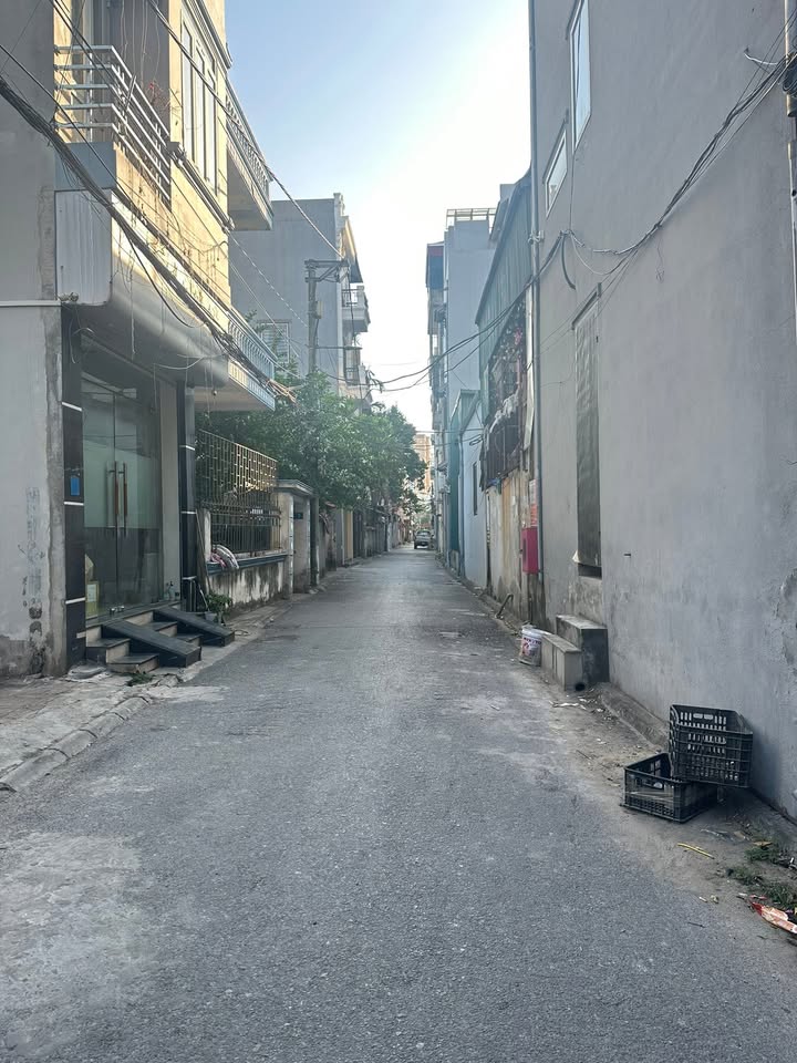 Đất nền Giang Biên 90m² giá 13 tỷ - Ngõ thông ô tô tải vào tận nơi!