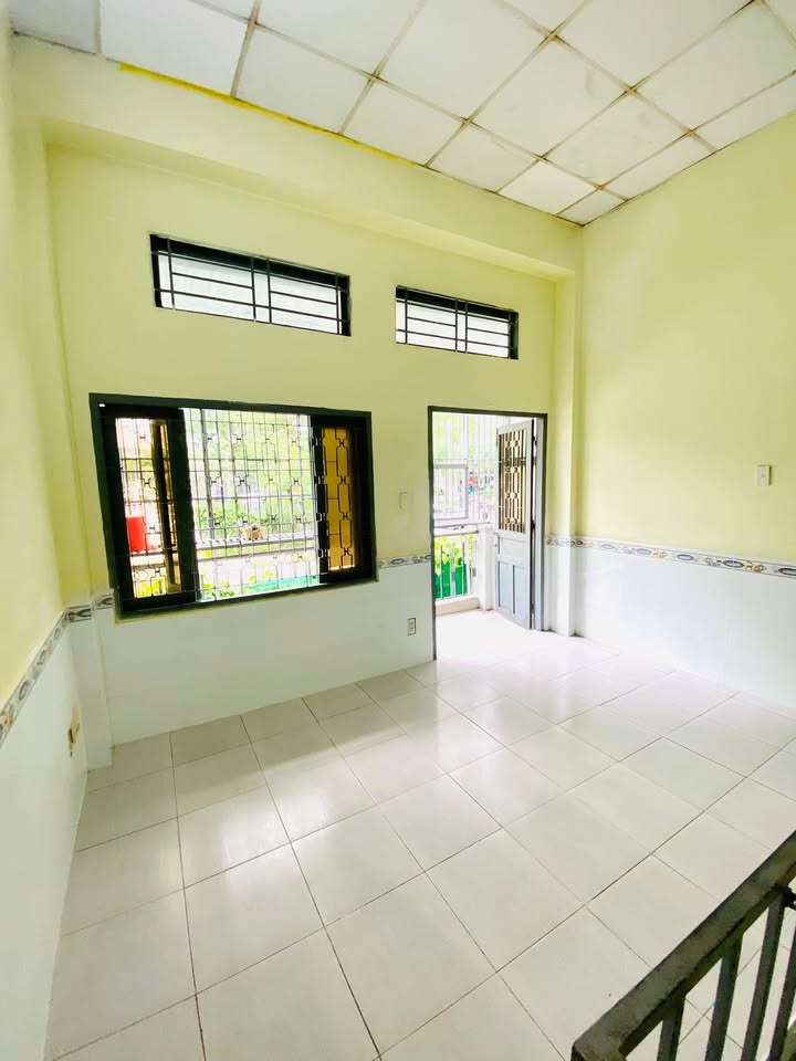 Nhà nguyên căn 132 Nguyễn Hữu Cảnh, Bình Thạnh 2 tầng giá chỉ 9 triệu - Môi trường sống lý tưởng!