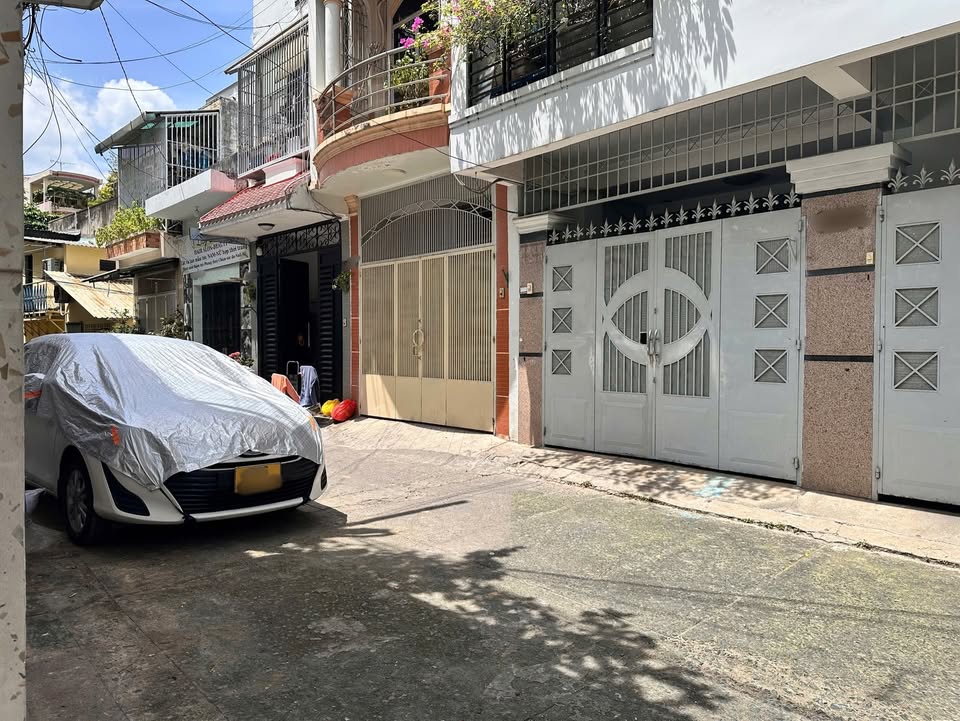 Nhà nguyên căn cho thuê đường Lê Quang Định, Bình Thạnh 72m² - Hẻm VIP, xe hơi tới cửa chỉ 24 triệu!