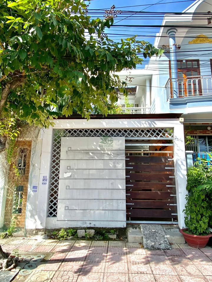 Nhà nguyên căn 2 tầng 3PN tại Vĩnh Trường giá chỉ 12 triệu - Gần biển, tiện ích đầy đủ!