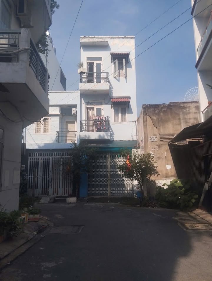 Nhà cho thuê hẻm xe tăng đường Gò Dầu, quận Bình Tân, 4PN/4WC, giá 12 triệu/tháng - Phù hợp cho gia đình!