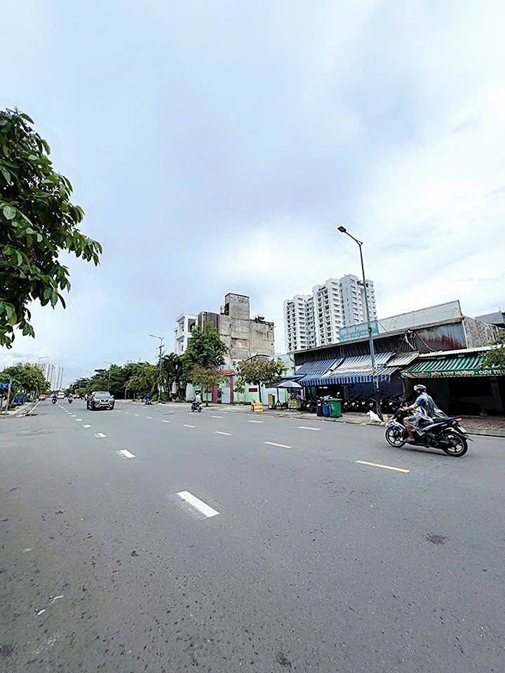 Bán FrontHouse mặt tiền Tô Hiệu, Bình Tân 84m² giá 15.5 tỷ - Kinh doanh sầm uất!