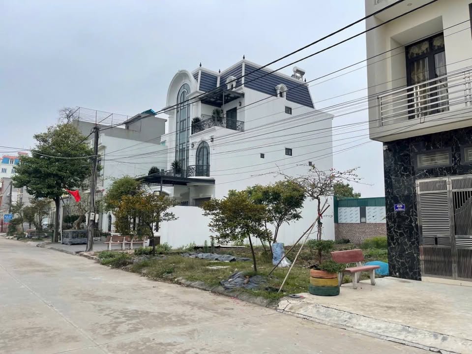 Lô đất LK5 Nhật Tân 100m² giá 2 tỷ - Nhanh tay sở hữu!