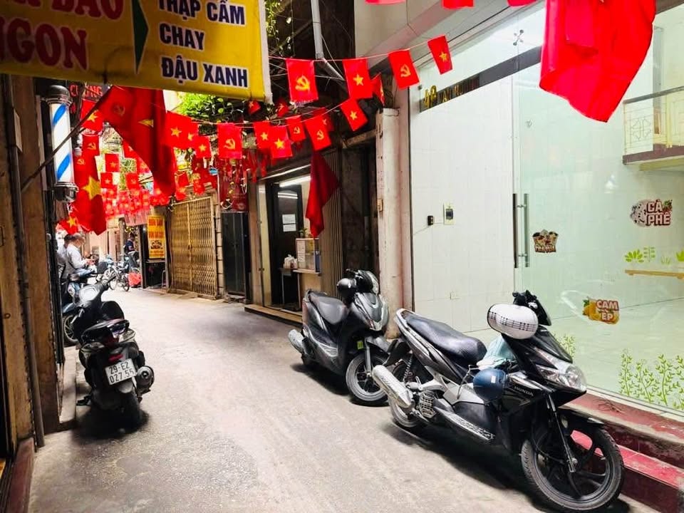 Nhà mặt ngõ Văn Hương, Đống Đa, 30m² giá 6 tỷ - Kinh doanh sầm uất!