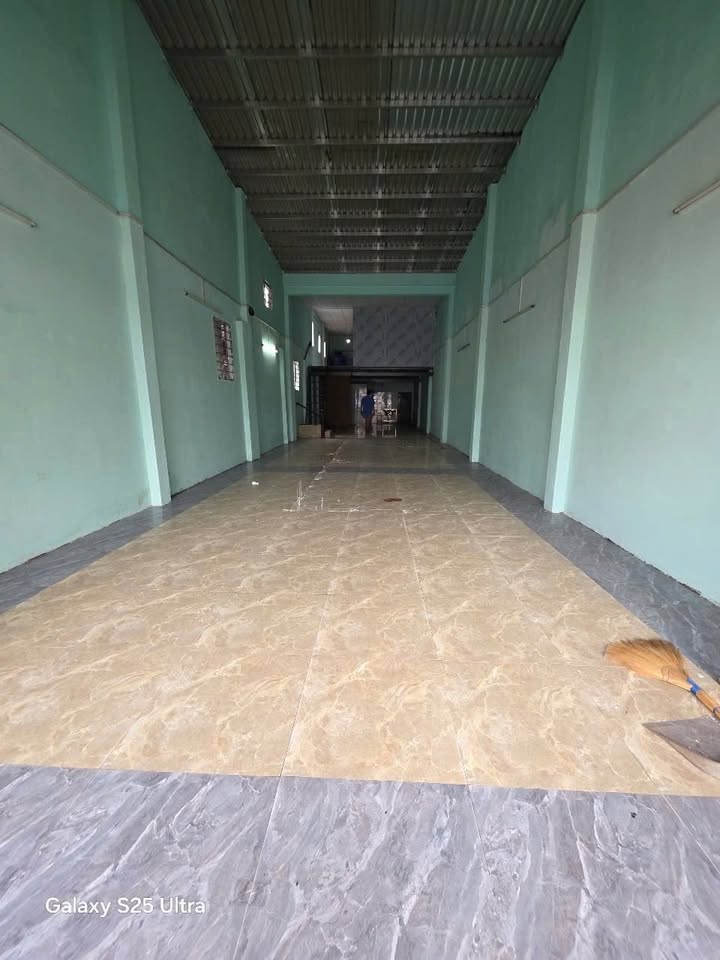 Nhà cho thuê đường Lê Đình Cẩn, Bình Tân 130m² giá 11 triệu - Không gian thoáng đãng!