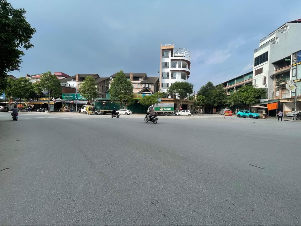 Nhà mặt phố Triều Khúc 100m² giá 22 tỷ - Đầu tư sinh lời hấp dẫn!