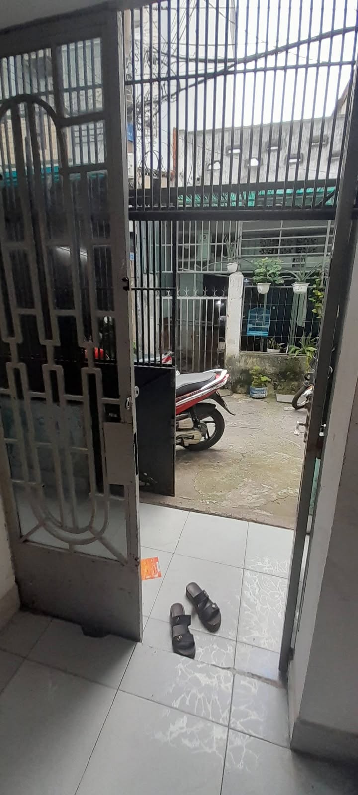 Nhà cho thuê tại Lý Tuệ, Tân Quý 32m² giá 5.5 triệu - Gần chợ và trường học!