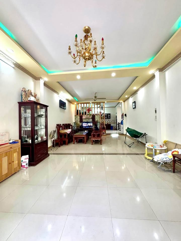 Nhà 3 tầng hẻm Lê Lợi, Quy Nhơn 108m² giá 6 tỷ - Gần biển, sổ đỏ chính chủ!