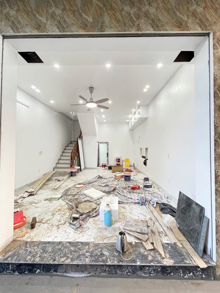 Nhà 3 tầng tại phường Trần Lãm, 40m² giá 2 tỷ - Gần khu tổ hợp bệnh viện!