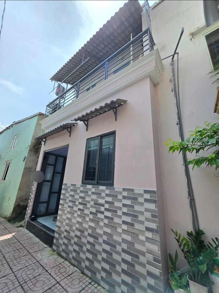 Nhà bán 2,38 tỷ tại Tân Đông Hiệp, Dĩ An - Thiết kế hiện đại, sổ hồng riêng!