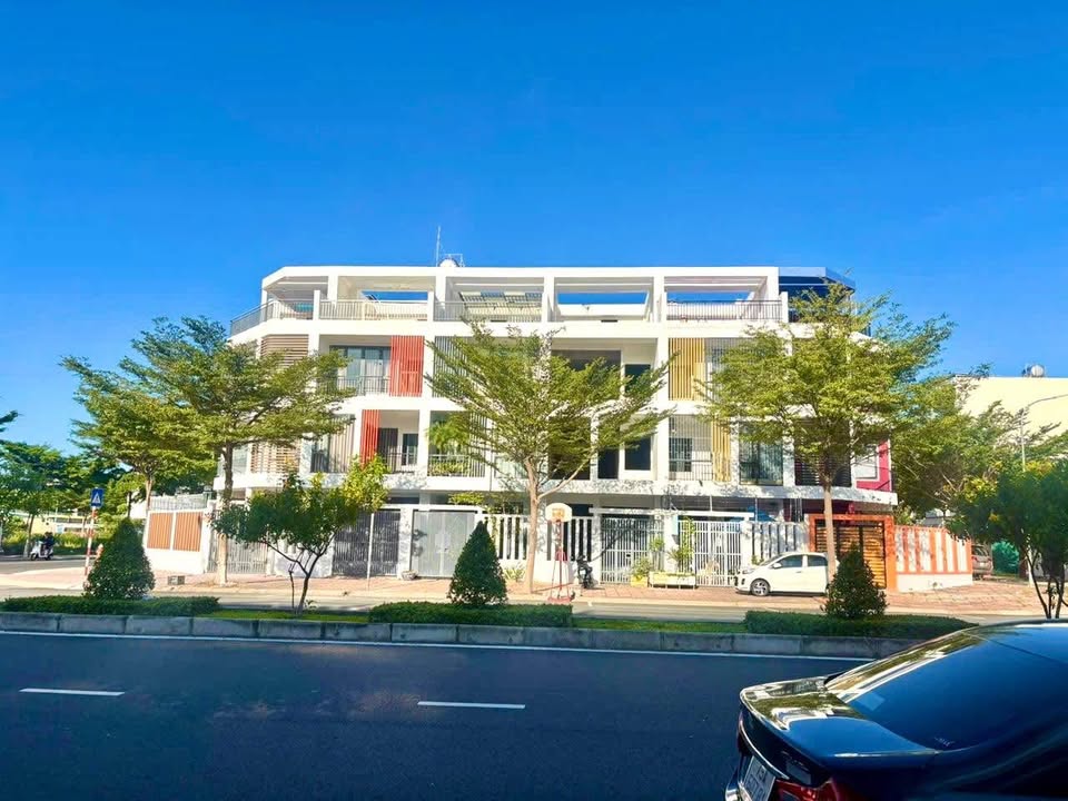 Nhà thô 4 tầng KĐT MIPECO Nha Trang 101.2m² giá 10.9 tỷ - Sổ Hồng chính chủ, sang tên ngay!