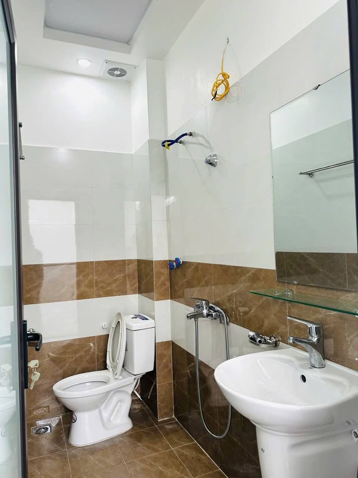 Nhà 3 tầng tại Ngô Gia Tự - Hải An 40m² giá 2.55 tỷ - Thiết kế hiện đại, chính chủ!