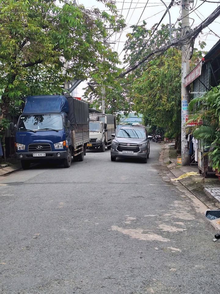 Đất thổ cư Hóc Môn 243.41m² giá 9 tỷ - Sẵn sàng giao dịch ngay!