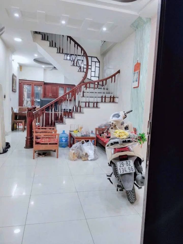 Nhà riêng cho thuê 5 tầng Đội Cấn, Ba Đình, 40m² - Full nội thất, sẵn ở!