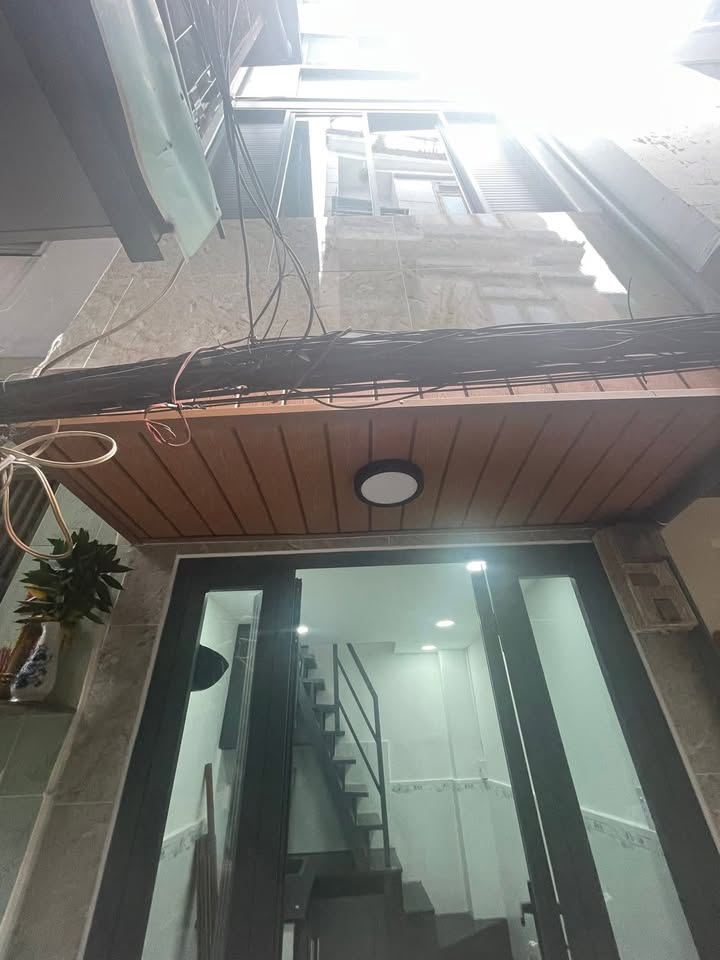 Nhà hẻm 1/ đường 3/2, Quận 11, 6m² giá 1.48 tỷ - Chính chủ, sổ hồng đầy đủ!