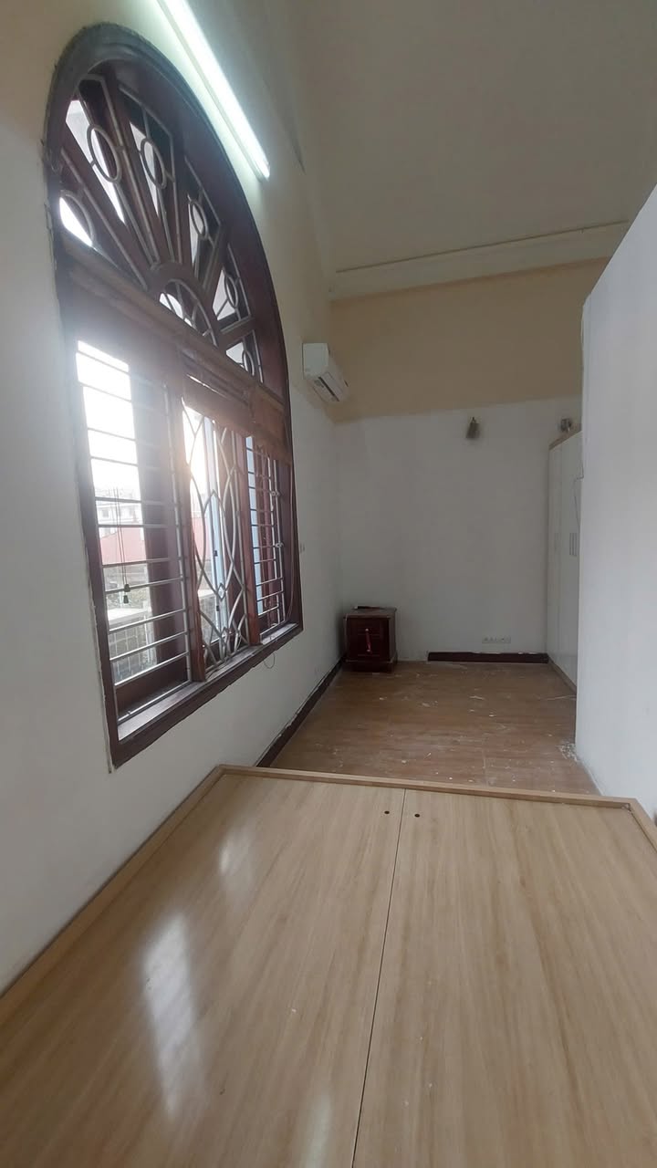 Căn hộ cho thuê 2 phòng ngủ tại Hào Nam, Đống Đa - Giá 7.5 triệu/tháng