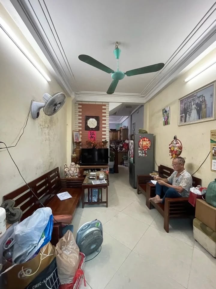 Nhà 3 tầng tại Tây Mỗ, Nam Từ Liêm 30m² giá 4 tỷ - Sẵn sàng vào ở ngay!