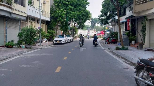 Đất Việt Hưng Long Biên 65m² giá 15 tỷ - Sổ đỏ chính chủ, kinh doanh đỉnh!