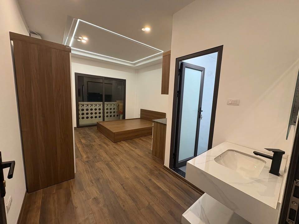 Phòng cho thuê ngõ Trại Tóc, Đê La Thành 20m² giá chỉ 4.8 triệu - Không chung chủ, tự do giờ giấc!