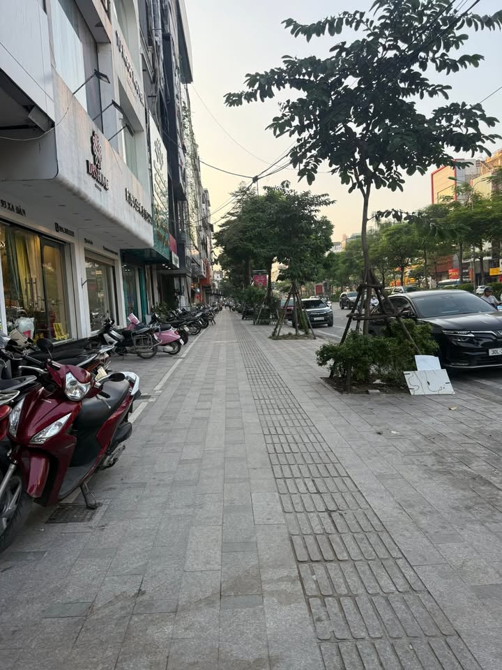 Nhà cấp 4 mặt ngõ Xã Đàn 40m² giá 12 tỷ - Sổ đỏ chính chủ giao dịch ngay!