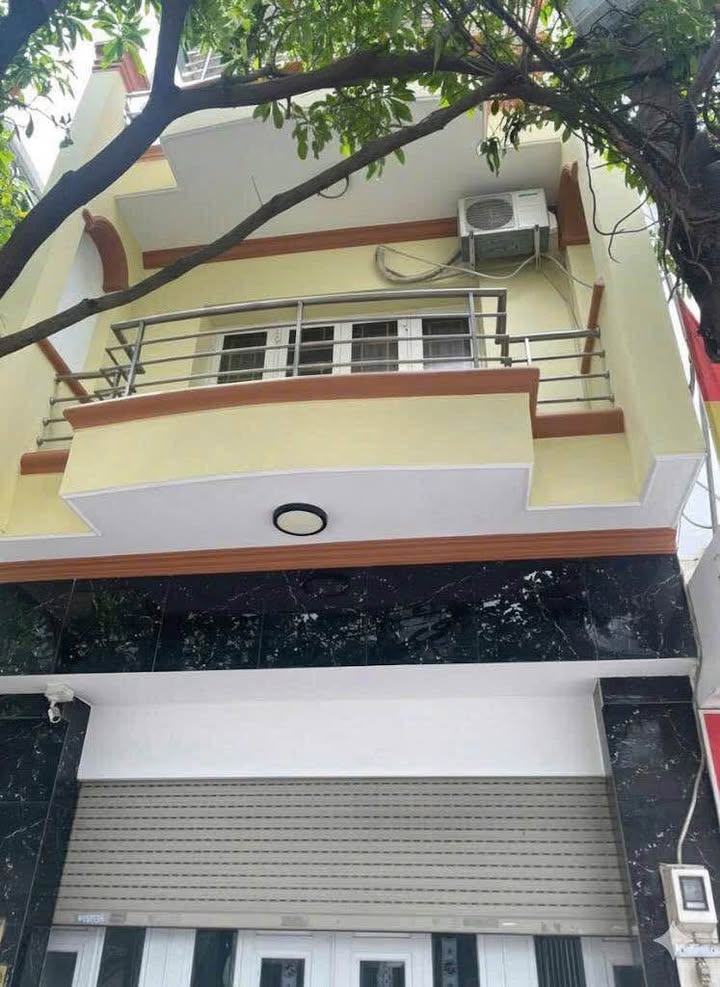 Nhà mặt tiền đường Huỳnh Tấn Phát, Quận 7, 68m² giá 11.7 tỷ - An cư lý tưởng!
