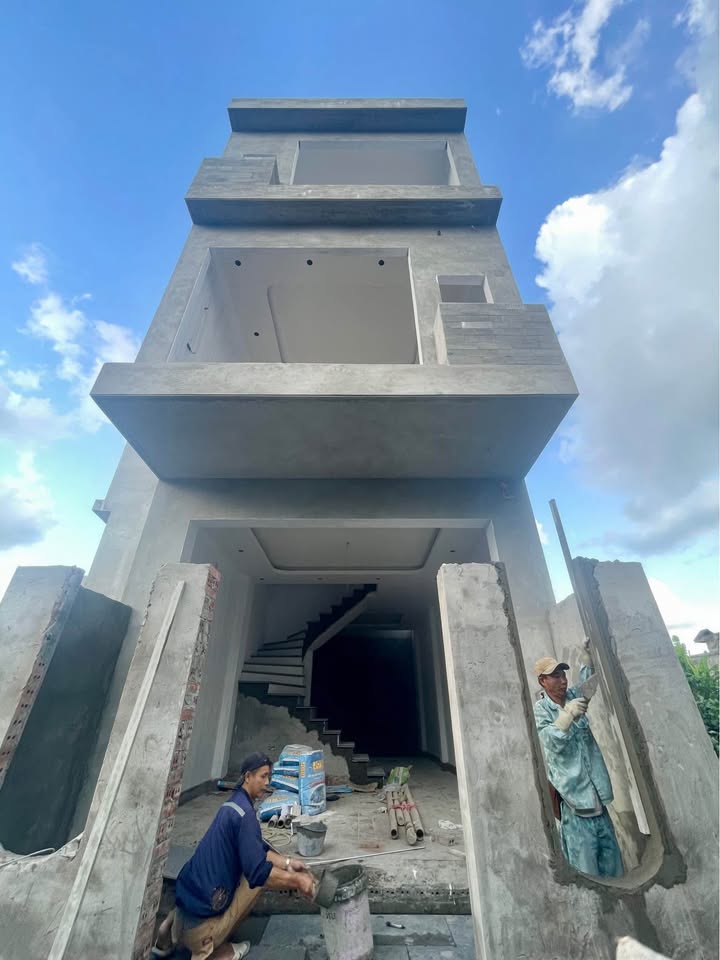 Nhà 3 tầng Đường Kênh, Nam Định 45m² giá 2.38 tỷ - Thiết kế hiện đại, ô tô đỗ cửa!