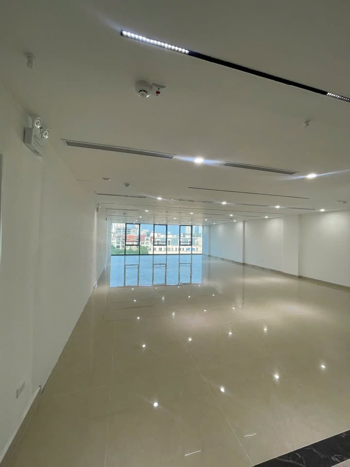 Cho thuê văn phòng 200m² tại Trịnh Đình Cửu, Thanh Xuân - Giá chỉ 25 triệu/tháng!