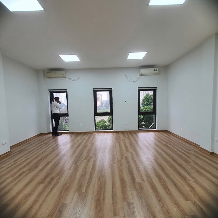 Văn phòng cho thuê đường Mạc Thái Tông 47m² giá 14.6 triệu - Thích hợp làm việc ngay!