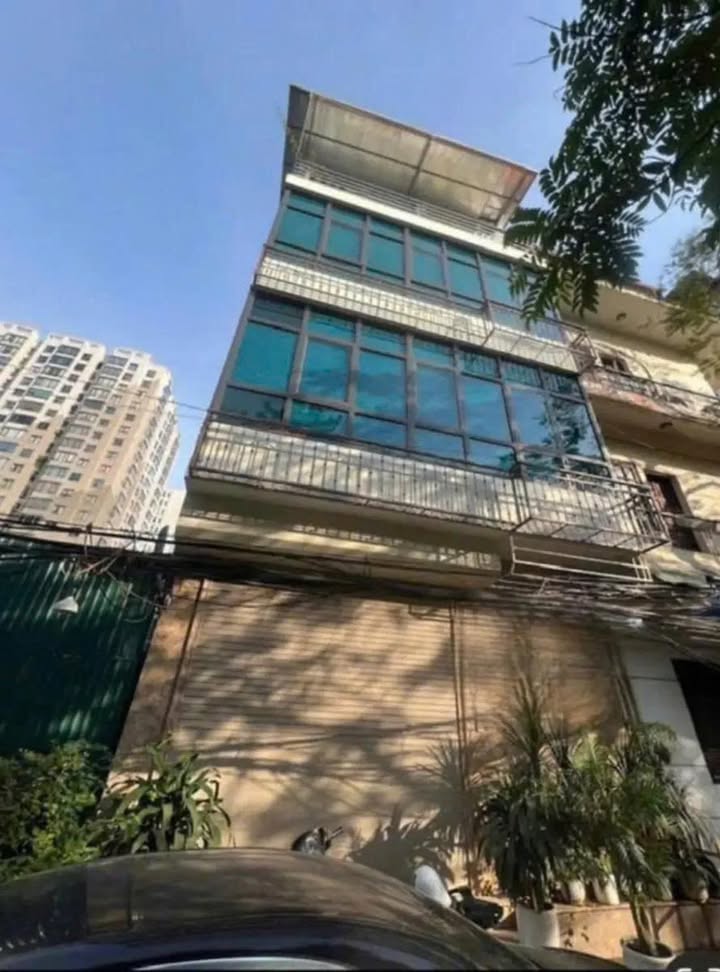 Nhà cho thuê tại Ngõ 120 phố Trung Kính, Cầu Giấy, 42m² - Vị trí đắc địa cho văn phòng!