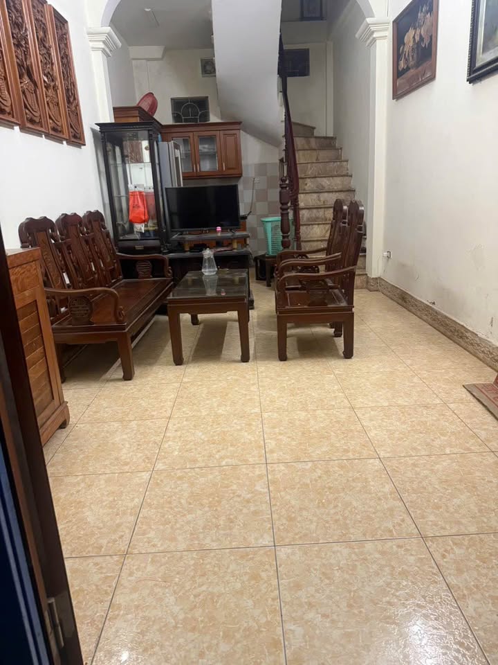 Nhà nguyên căn 4 tầng ngõ 266 Đội Cấn 30m² giá 8 triệu - Giao nhà ngay!