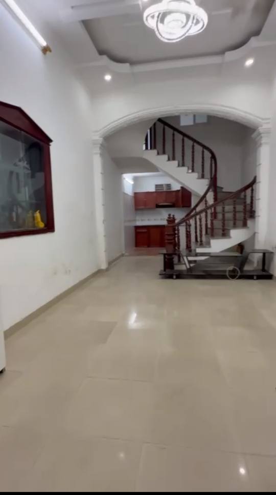 Nhà 3,5 tầng ngõ 668 Thiên Lôi 37m² giá 2.5 tỷ - Cơ hội đầu tư hấp dẫn!