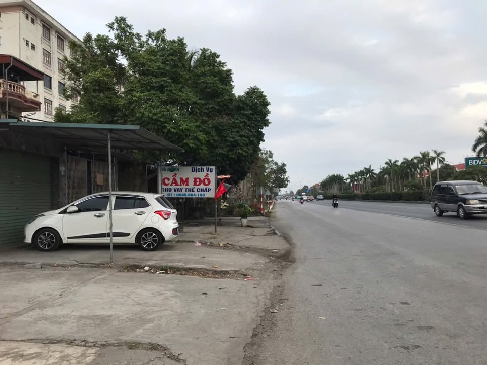 Cho thuê nhà 3 tầng mặt tiền 4m tại Lai Cách - Diện tích 172m², giá thỏa thuận!