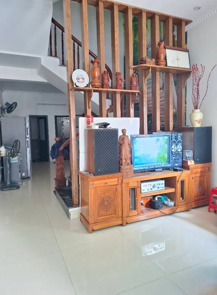 Nhà 3 tầng phường Việt Hòa, Hải Dương 64m² giá chỉ 2 tỷ - Thiết kế hợp lý, đầy đủ công năng!