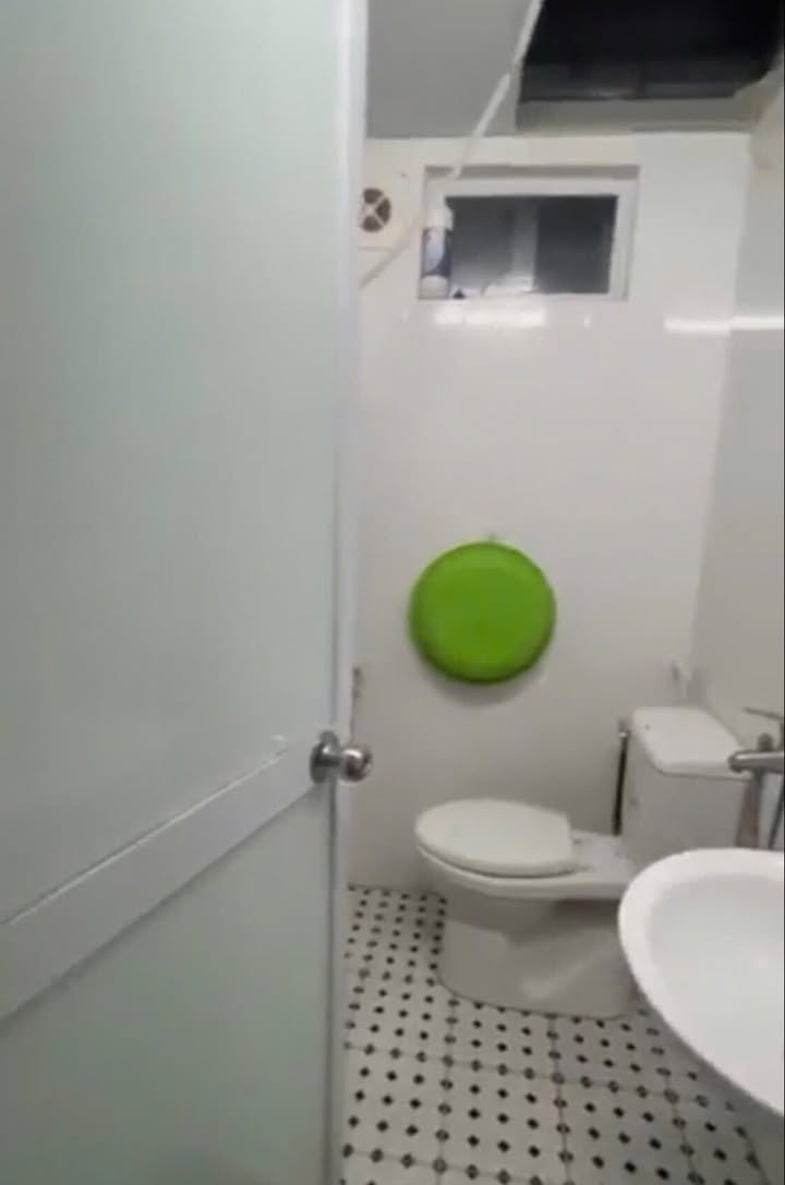 Phòng cho thuê 18m² tại Ngõ 81 Âu Cơ, Tây Hồ - Giá chỉ 2.2 triệu/tháng