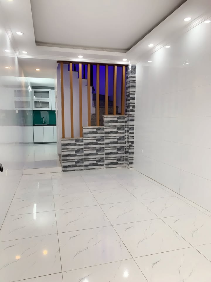 Nhà nguyên căn 30m² phố Lĩnh Nam, Hoàng Mai - Full nội thất, giá thỏa thuận!