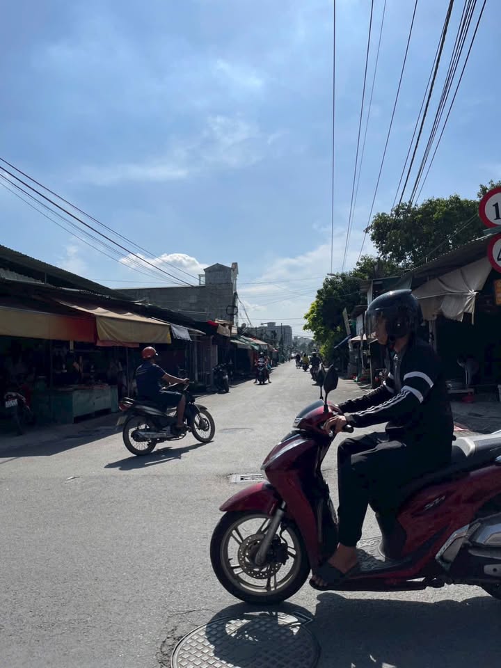 Bán xưởng mặt tiền An Nhơn Dĩ An 320m² giá 12.5 tỷ - Đầu tư sinh lời ngay!