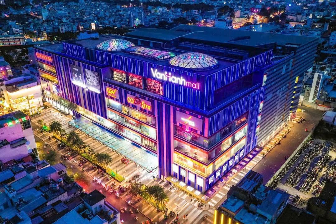 Hotel Mặt Tiền Sư Vạn Hạnh 72m² giá 36,9 tỷ - Kết nối ngay Vạn Hạnh Mall!