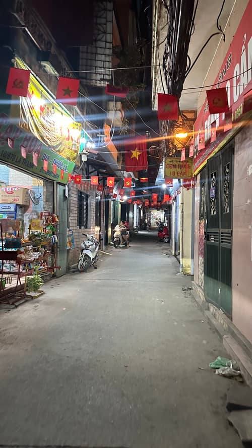 Nhà phố Ngọc Khánh, Ba Đình, 40m² giá 9.8 tỷ - Thiết kế hiện đại, ô tô vào tận nơi!