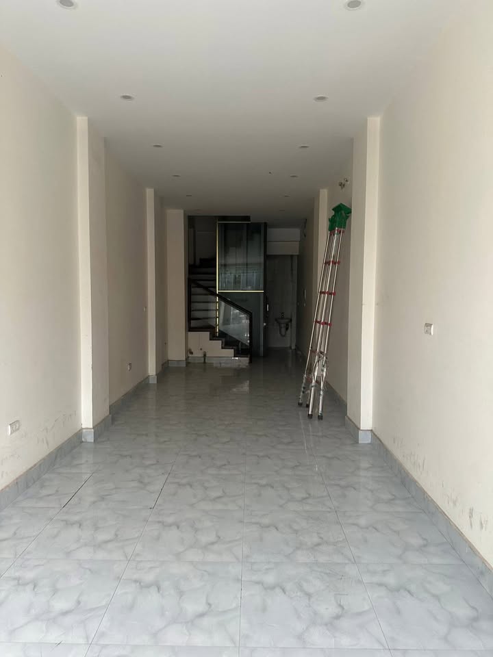 Nhà cho thuê 6 tầng đường Lý Tự Trọng, Hà Đông 42m² - Thang máy tiện nghi!