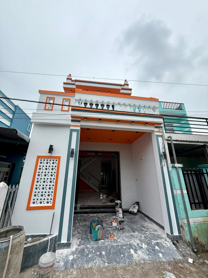 Nhà mặt đường Giao Thông Nông Thôn, Cần Giuộc 90m² giá 1.95 tỷ - Pháp lý rõ ràng!