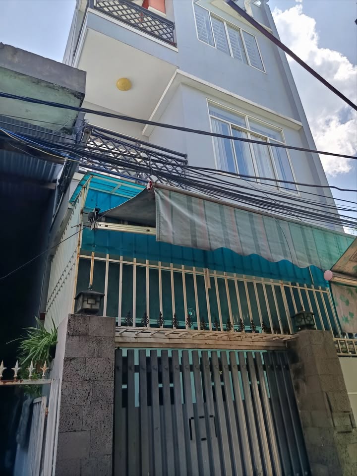 Nhà 3 tầng kiên cố tại Mai Lão Bạng, Hải Châu - Giá 4.3 tỷ, vào ở ngay!