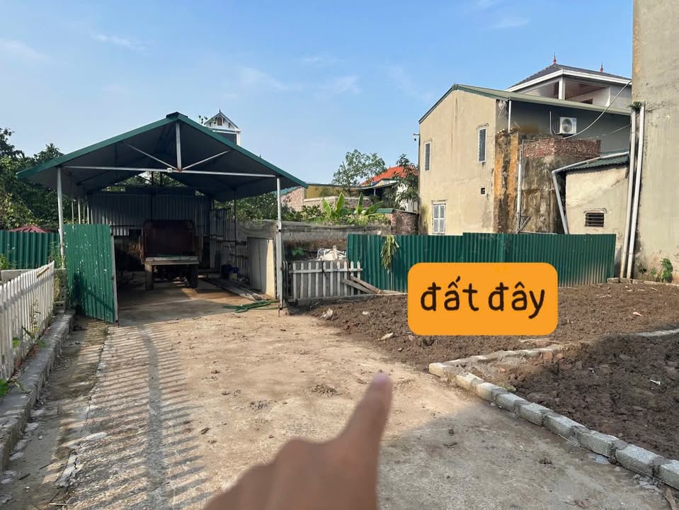 Đất Xóm 2 Chương Dương 40.5m² giá 2 tỷ - Đường ô tô đỗ cửa, gần trường học!