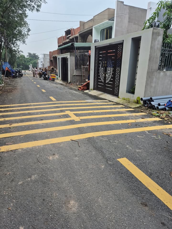 Nhà trệt lửng 3 phòng ngủ Hòa Lợi Bến Cát 95m² giá 2.08 tỷ - Chìa khóa trao tay ngay!