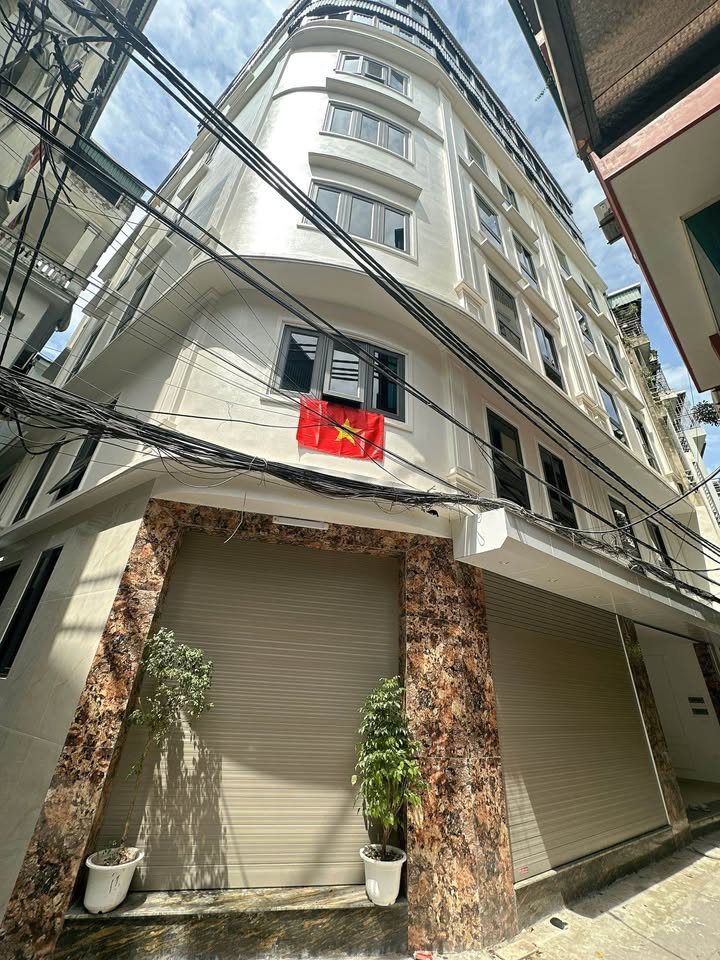 Bán nhà phố Kim Giang 50m² giá 14.6 tỷ - Dòng tiền ổn định, thang máy tiện lợi!