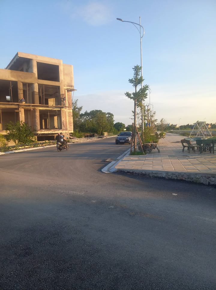 Đất nền Hải Hòa Móng Cái 392m² giá 5 tỷ - Vị trí siêu đẹp gần hồ điều hòa!