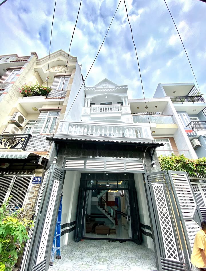 Nhà 3 Tầng Thới An, Quận 12, 71m² giá 6.25 tỷ - Đường xe hơi vào tận nơi!