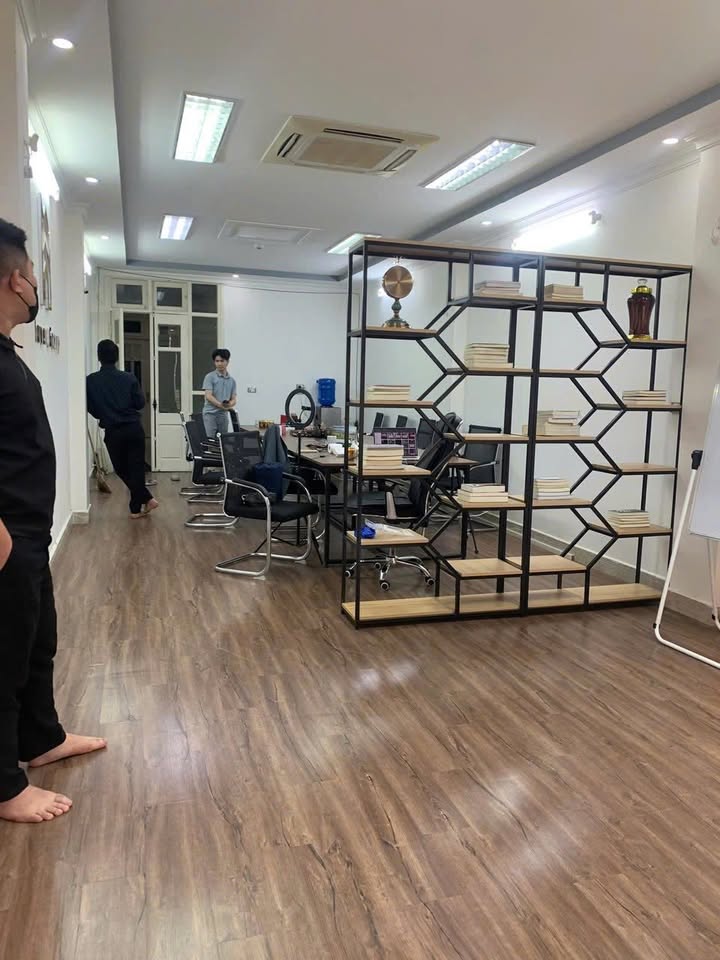 Văn phòng cho thuê tại Thanh Xuân 60m² giá 10,5 triệu - Vị trí đắc địa hai mặt tiền!