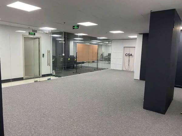 Văn phòng cho thuê tại chân đế chung cư Nguyễn Huy Tưởng, Thanh Xuân 258m² giá chỉ 48 triệu/tháng!