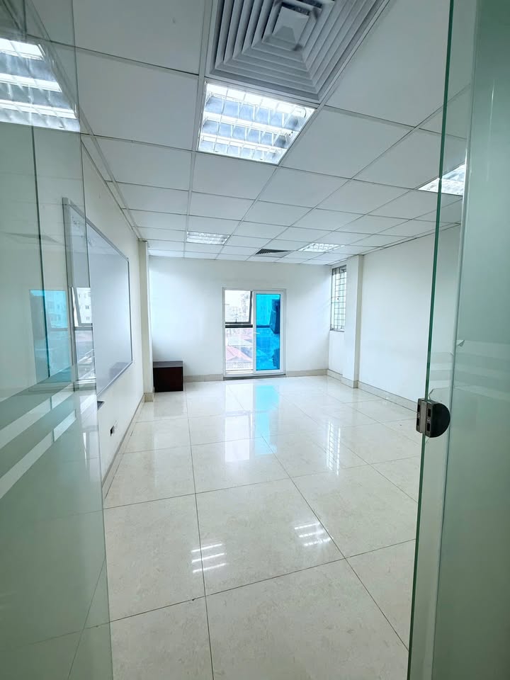 Văn phòng cho thuê tại Thanh Xuân 75m² chỉ 12 triệu - Vị trí đắc địa, tiện ích đầy đủ!