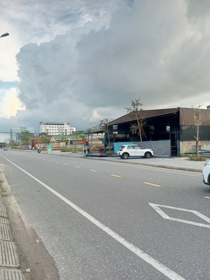 FrontHouse đường Lê Ninh, Hà Tĩnh 135m² - Siêu phẩm kinh doanh giá tốt!